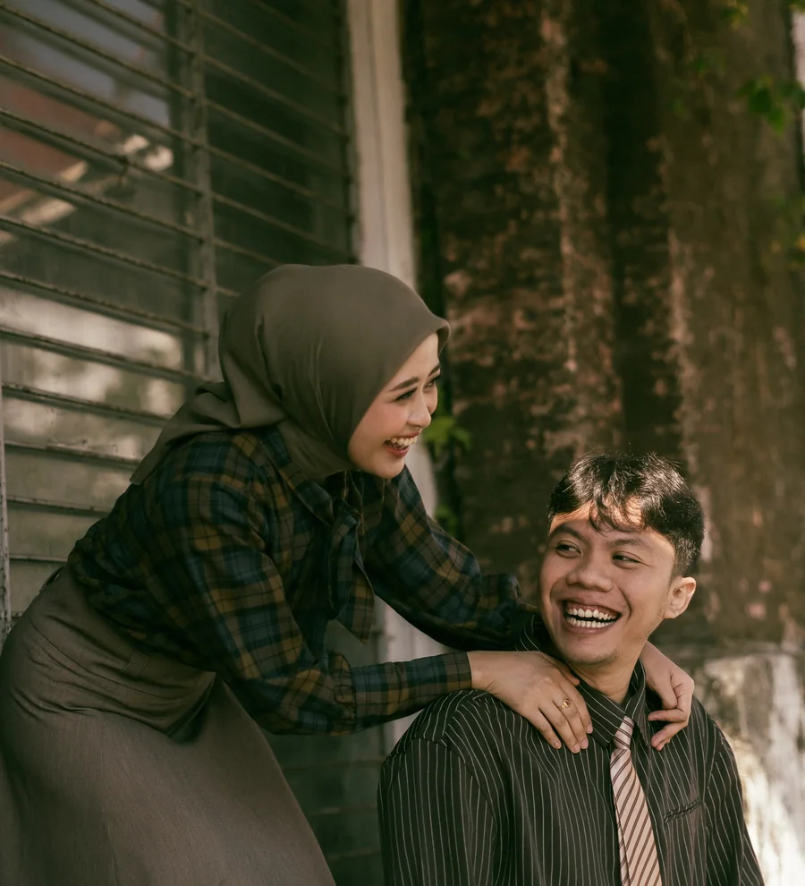 Intan dan Agas berbagi tawa bersama